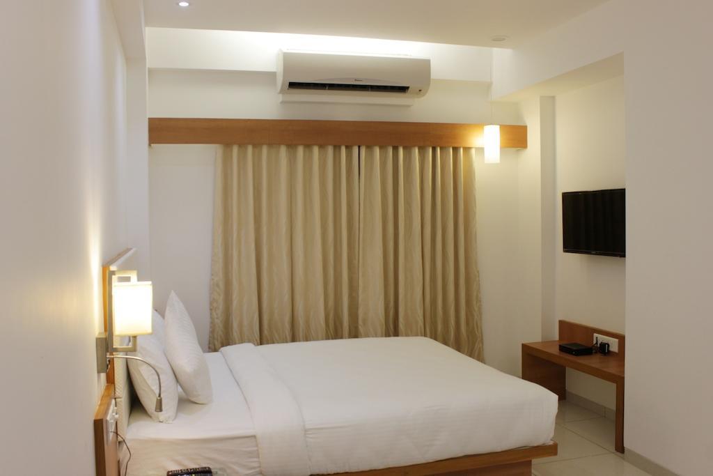 Hotel Ashray Inn Ahmedabad Cameră foto